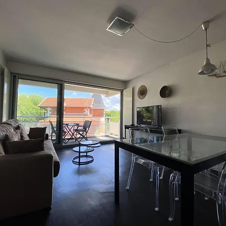 Appartement Résidence Joigny - T2 Avec Vue Latérale Sur La Mae-9811 *